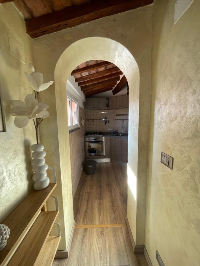 Apartamento Il Cappellaio Matto Livorno Exterior foto