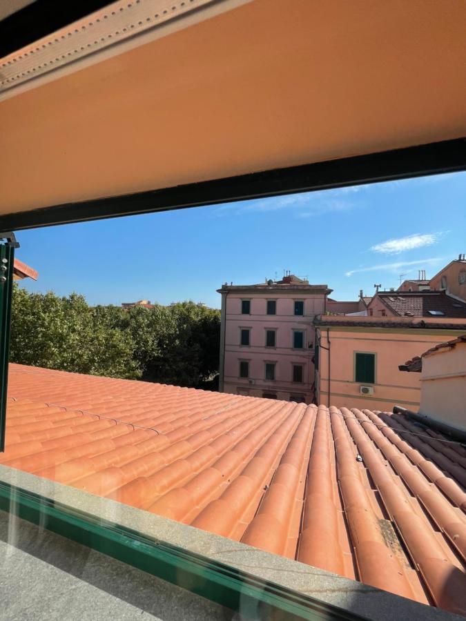 Apartamento Il Cappellaio Matto Livorno Exterior foto